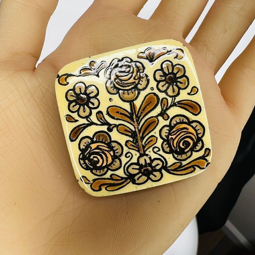 Vintage Beautiful Brooch Pin Embossed Painted Flower Square Yellow Enamel 1099
